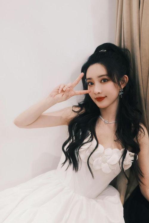 孟子义吃瓜发型,潮流新宠，引领时尚风潮