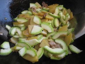 梦见自己吃角瓜